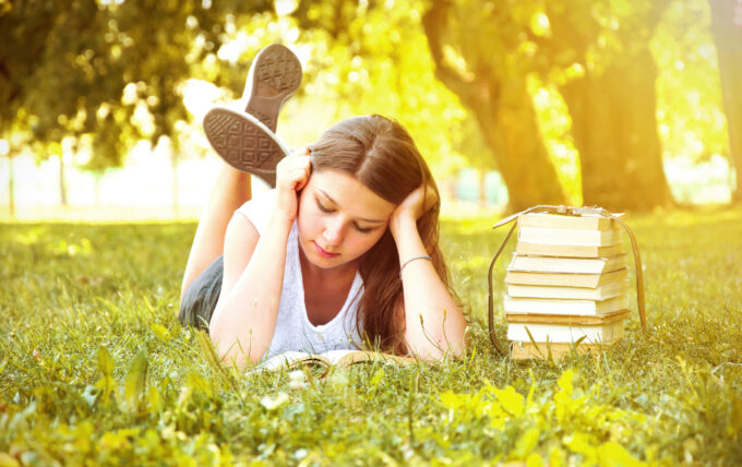 Lire au jardin